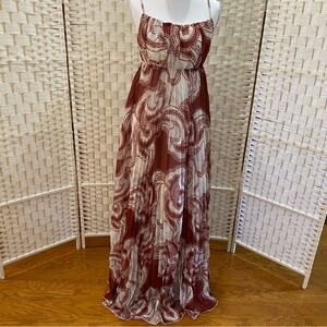 Faeriesty Maxi dress in white and clay red. Size S
